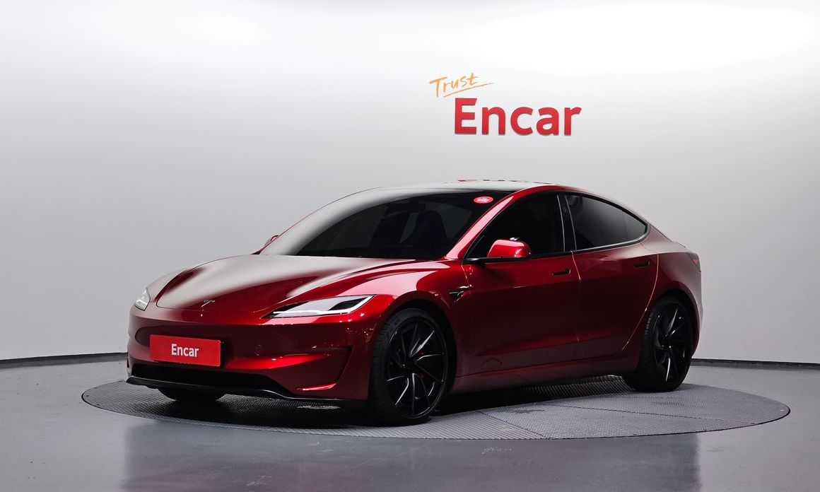 Tesla Model 3 2024