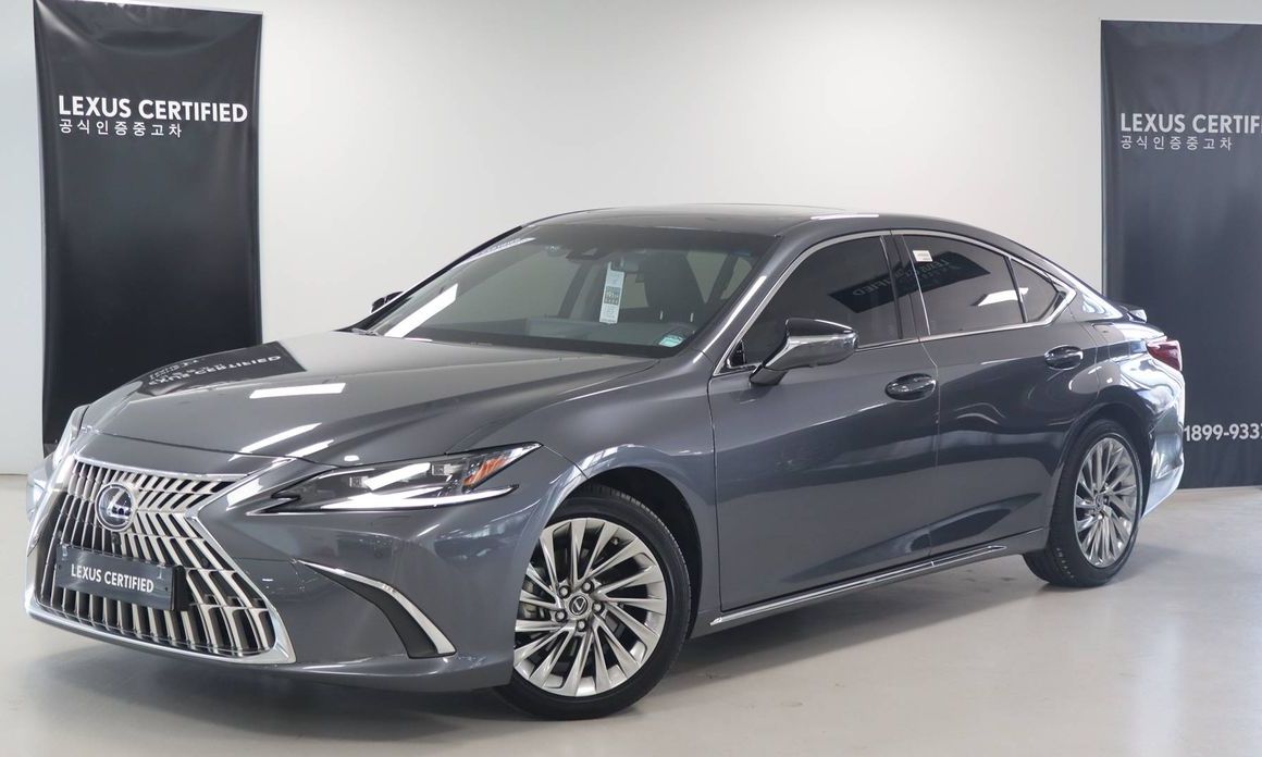 Lexus ES 2026