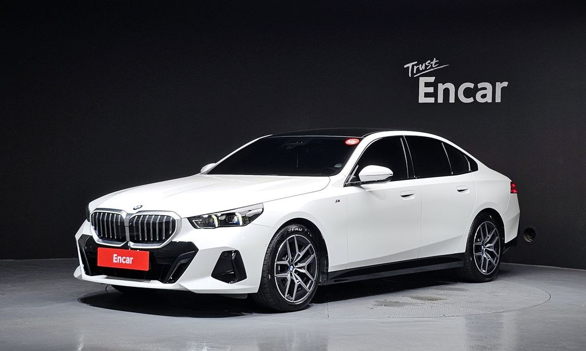 BMW 5-Series 2024