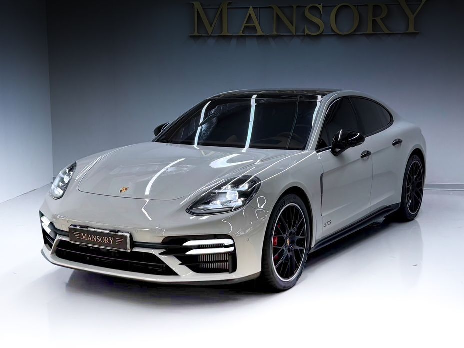 Porsche Panamera 2021