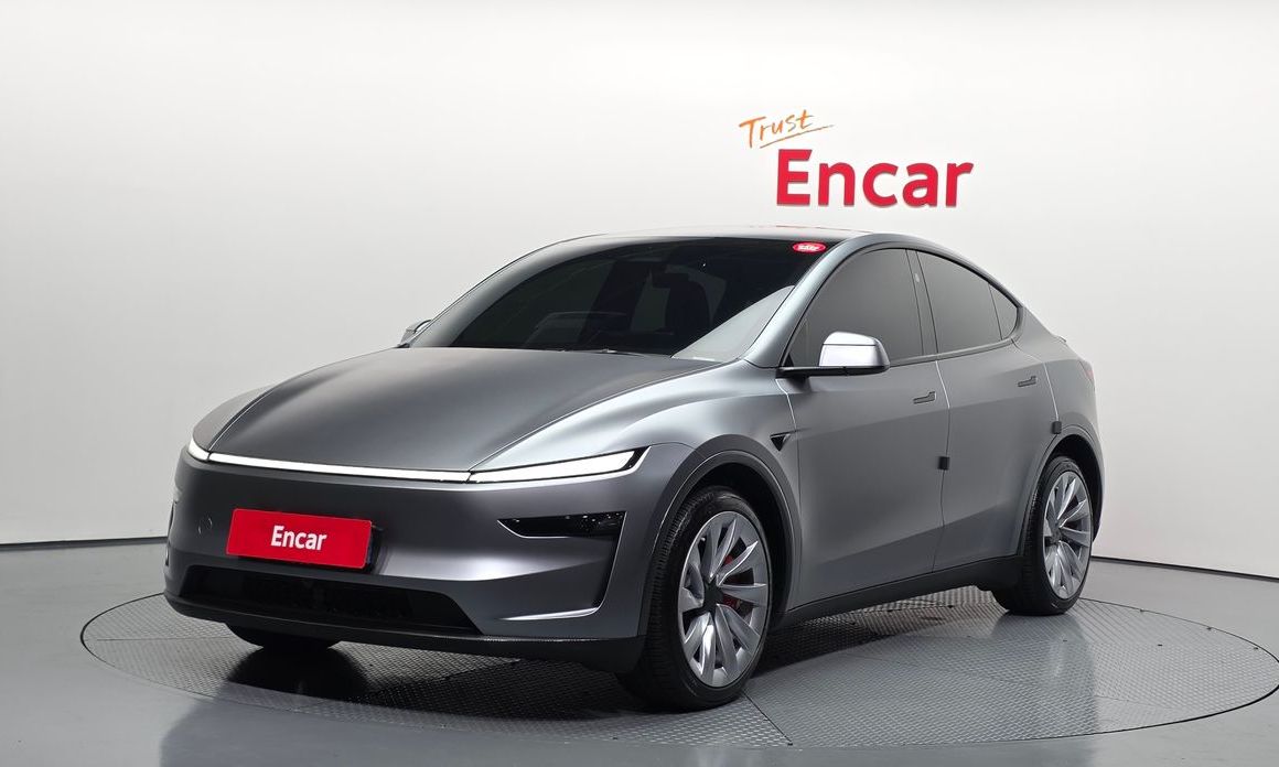 Tesla Model Y 2025
