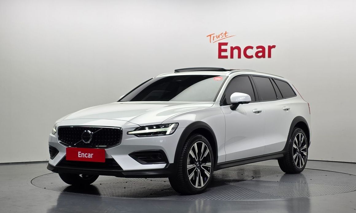 Volvo V60 2023
