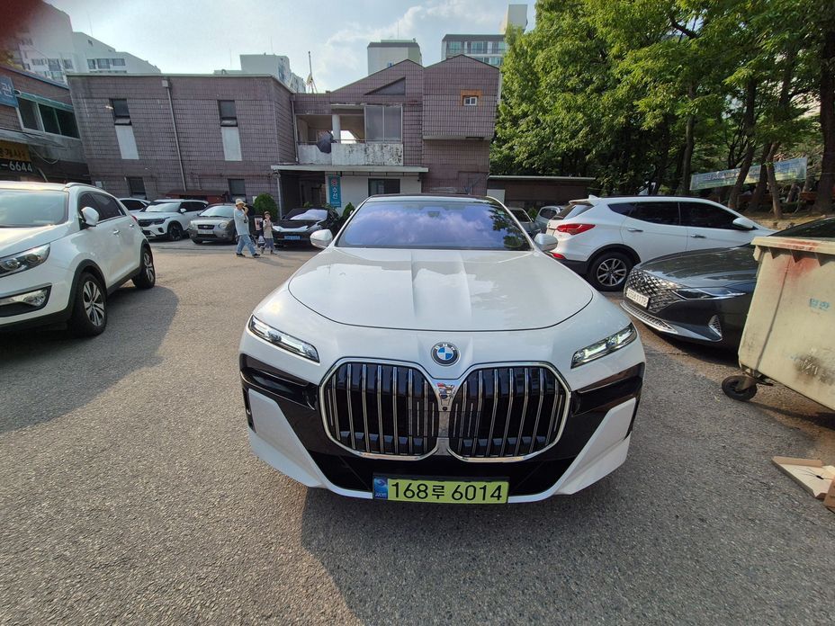 BMW 7-Series 2024