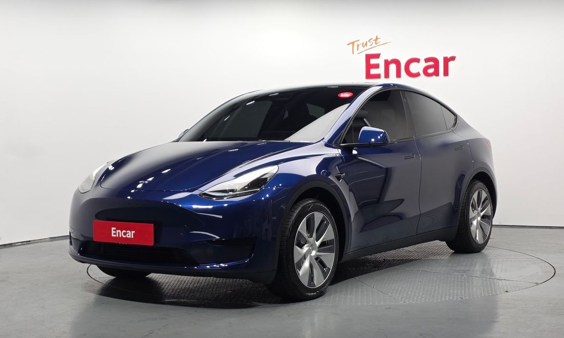 Tesla Model Y 2024