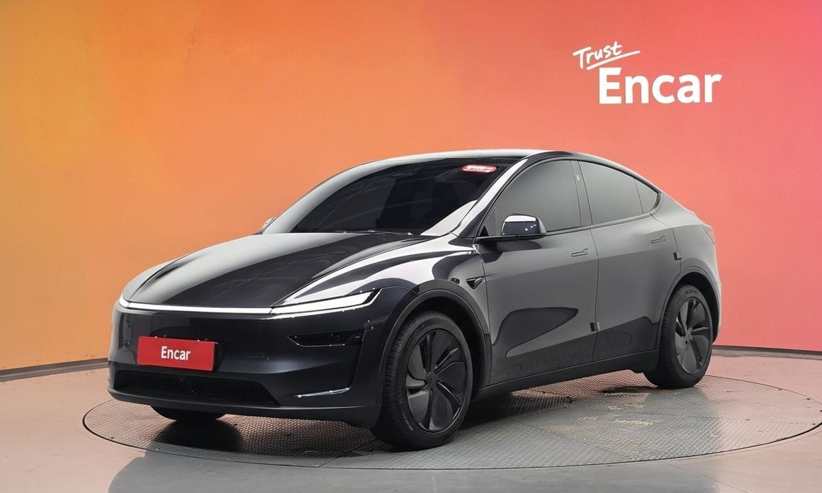 Tesla Model Y 2025