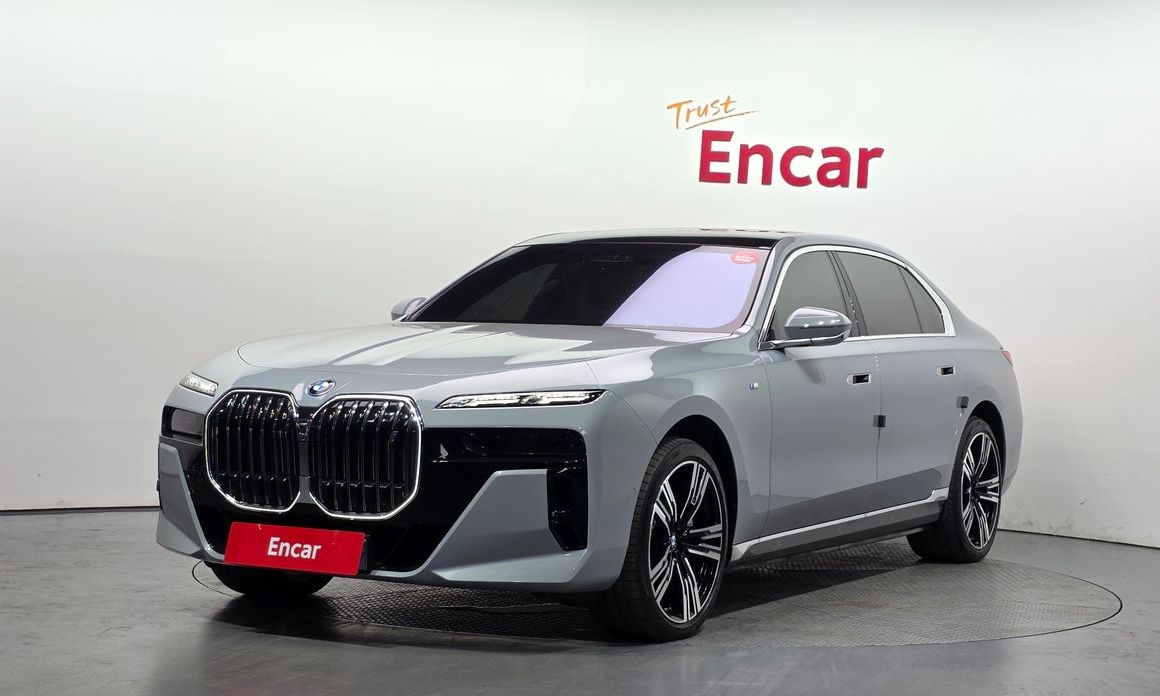 BMW i7 2025