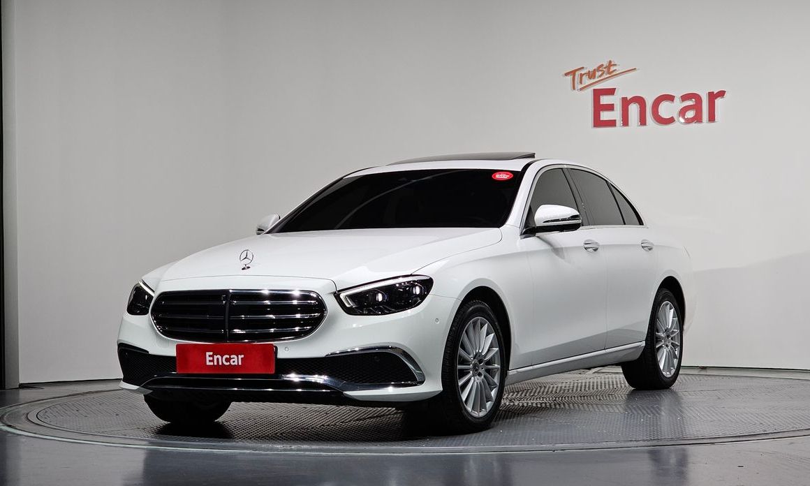 Mercedes-Benz E-Class 2023