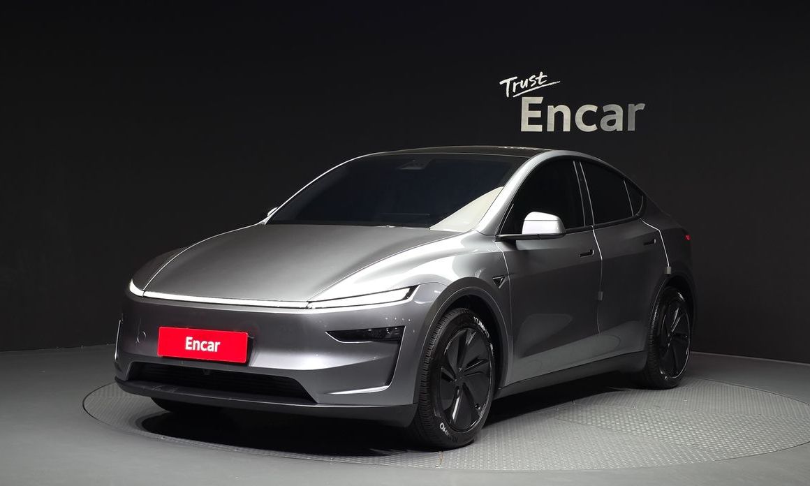 Tesla Model Y 2025