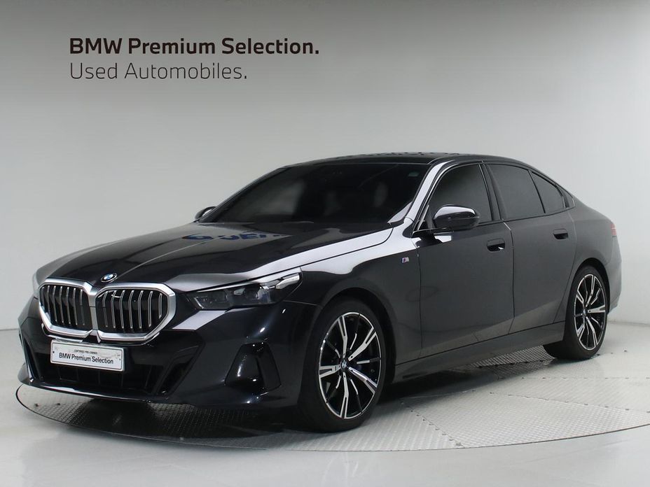 BMW 5-Series 2024