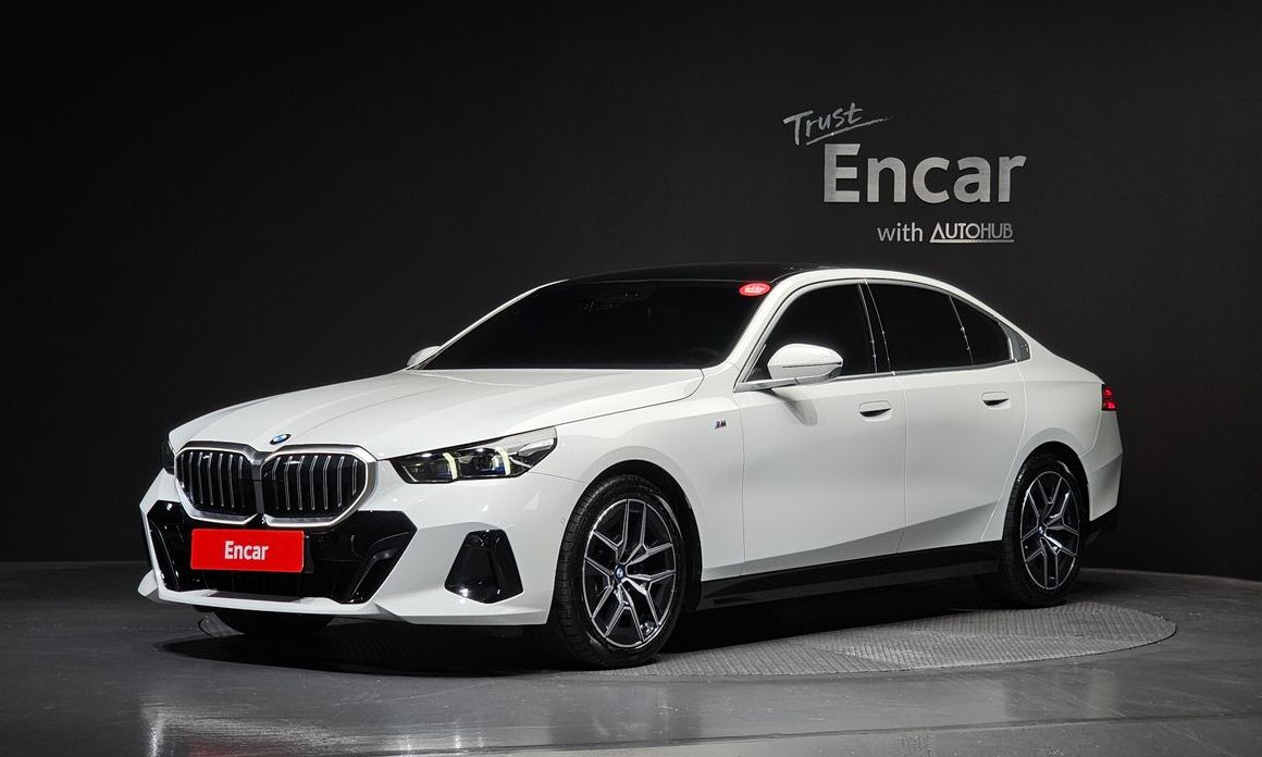 BMW 5-Series 2024