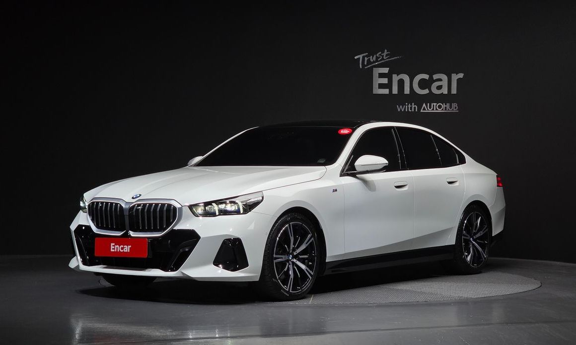 BMW 5-Series 2024