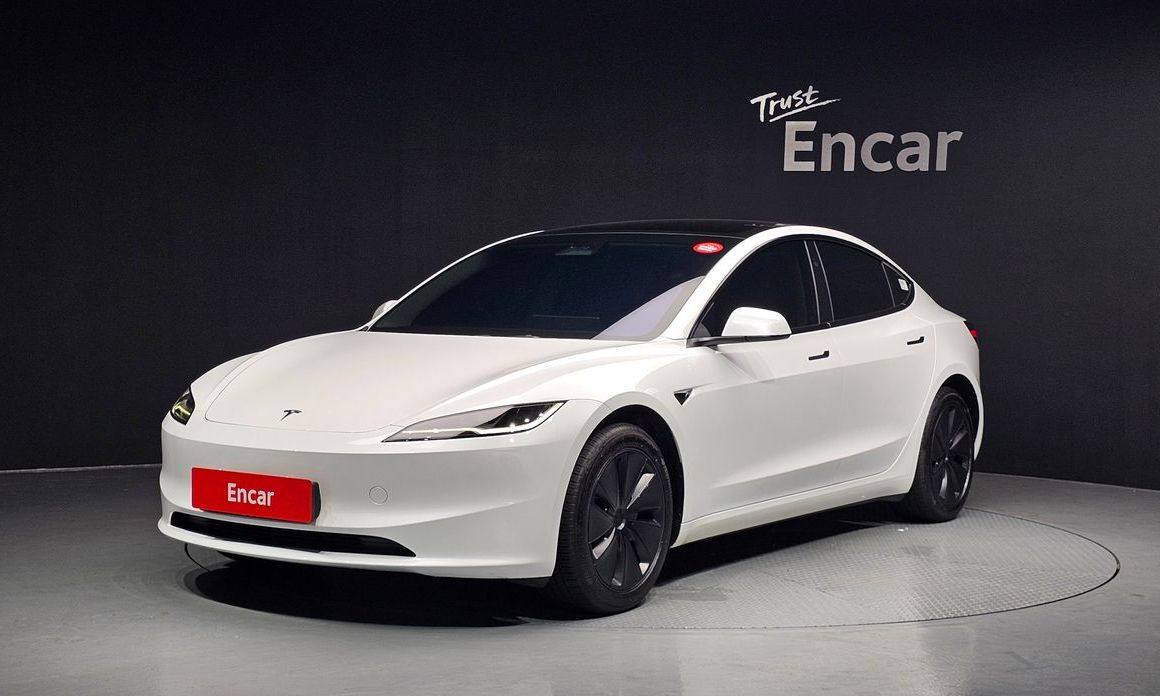 Tesla Model 3 2024