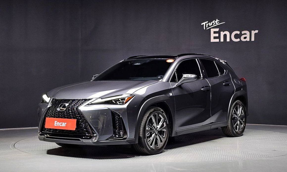 Lexus UX 2026