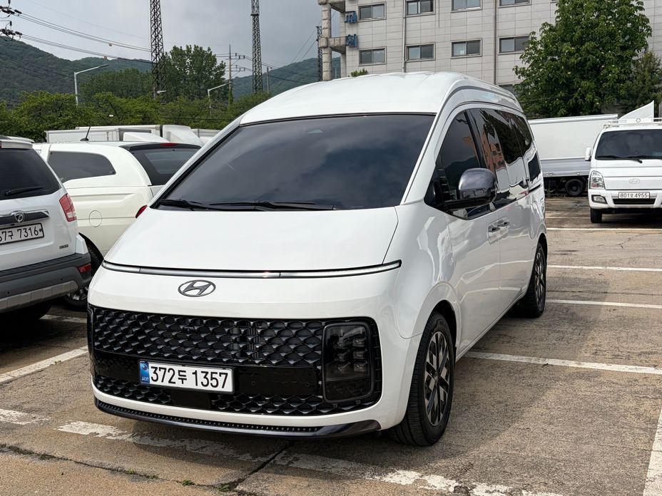 Hyundai Staria 2023