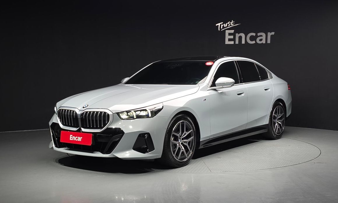 BMW 5-Series 2024