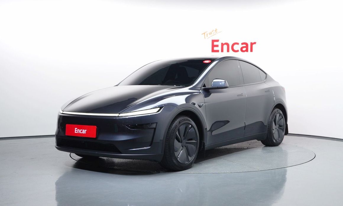 Tesla Model Y 2025