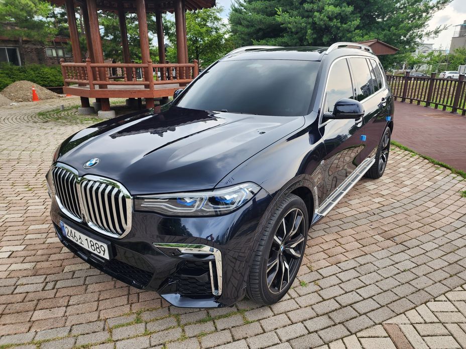 BMW X7 2021