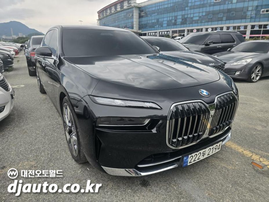 BMW 7-Series 2023