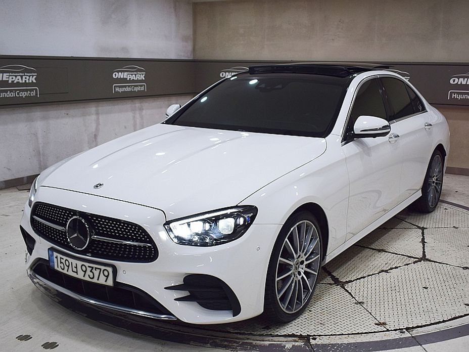 Mercedes-Benz E-Class 2022