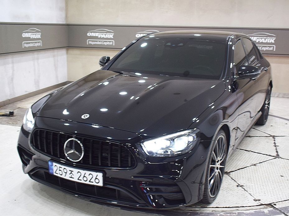 Mercedes-Benz E-Class 2023