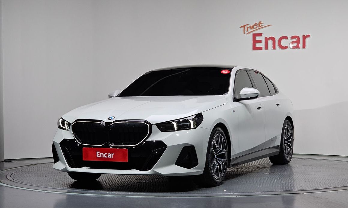 BMW 5-Series 2025