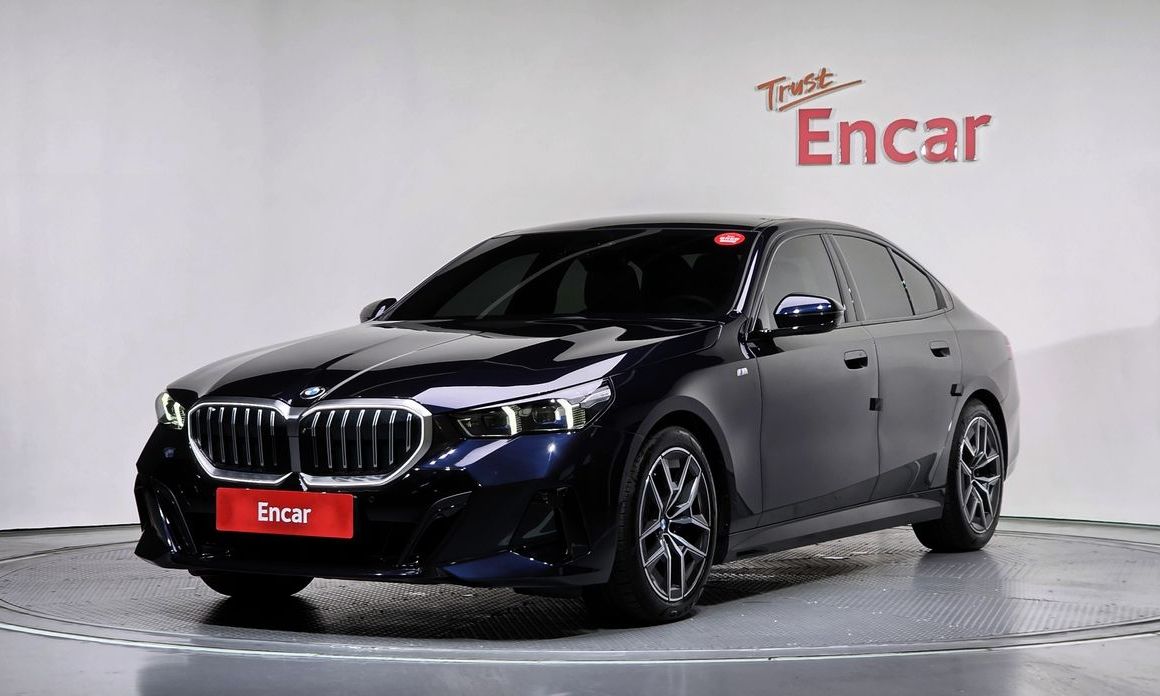 BMW 5-Series 2024