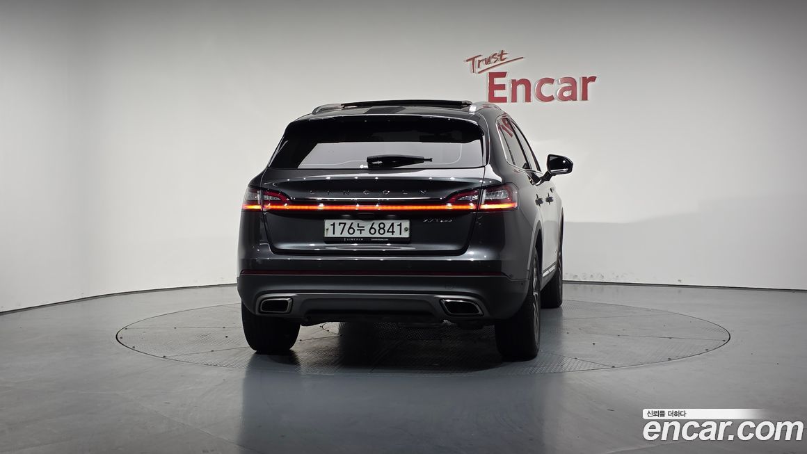 Lincoln Nautilus 2020