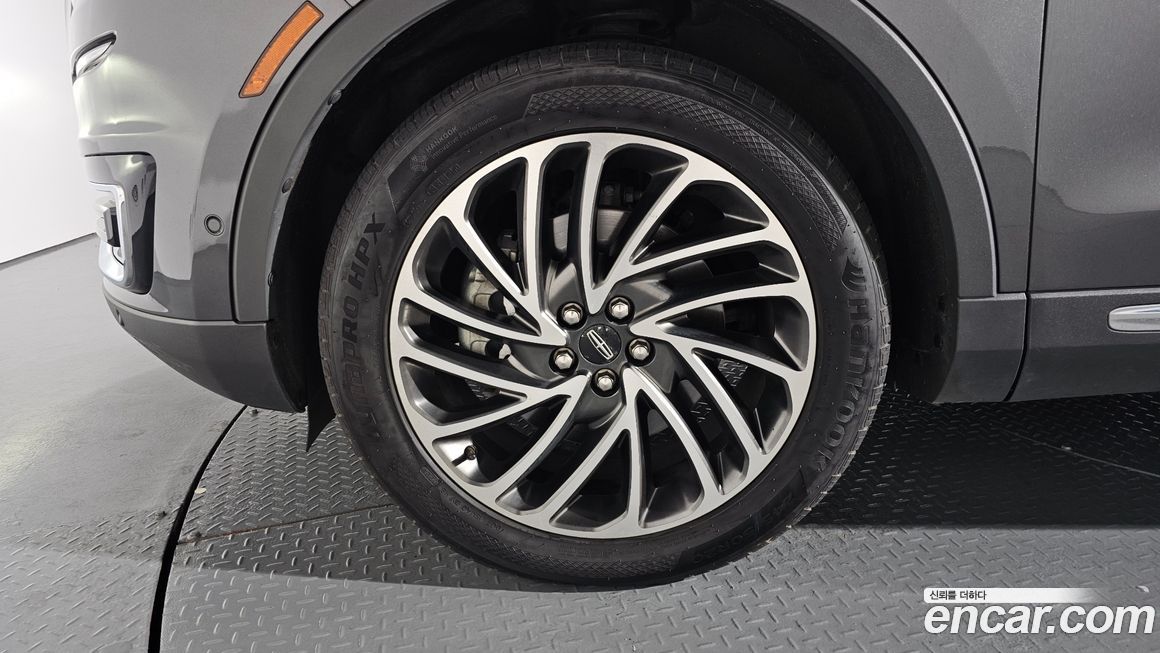 Lincoln Nautilus 2020