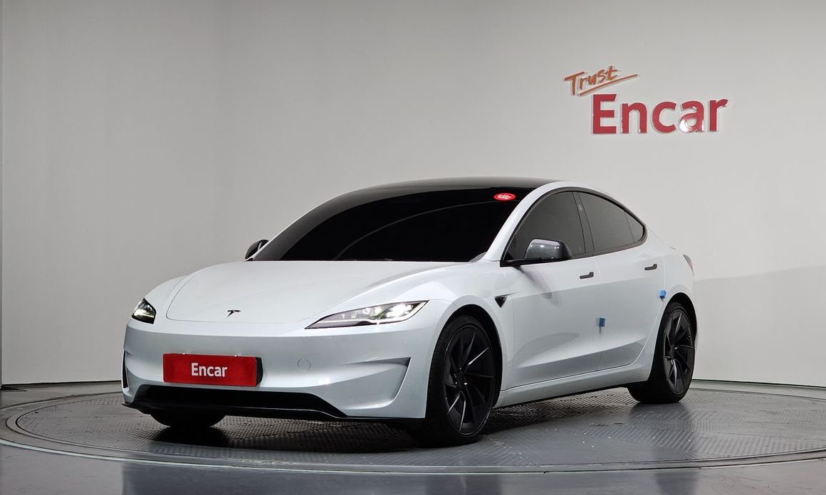 Tesla Model 3 2024