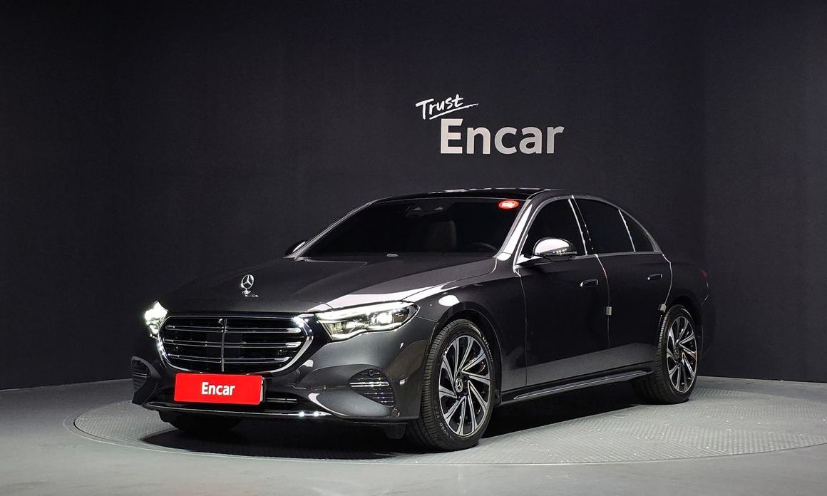 Mercedes-Benz E-Class 2024
