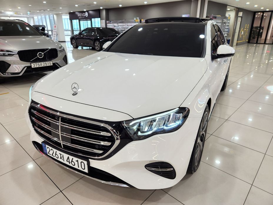 Mercedes-Benz E-Class 2024
