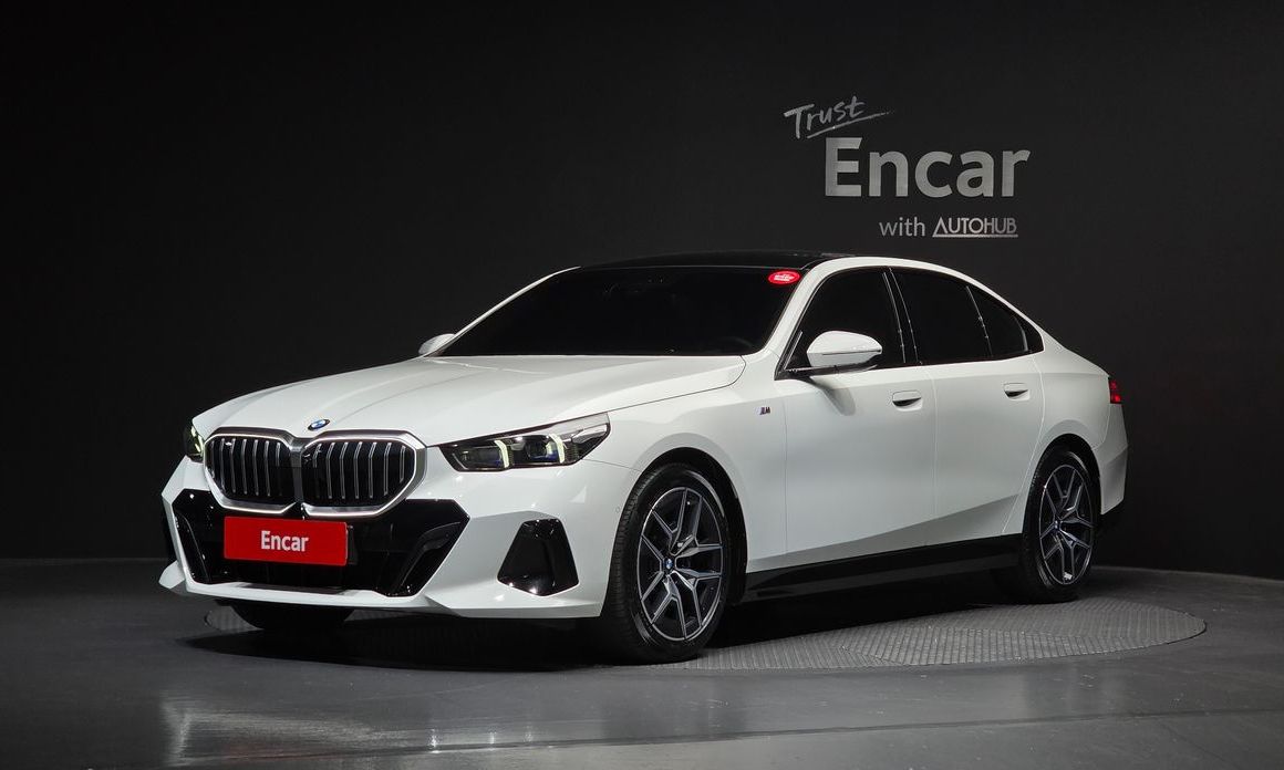 BMW 5-Series 2024