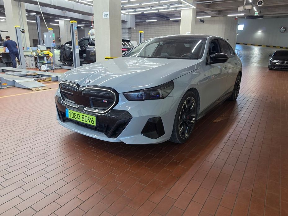 BMW i5 2024