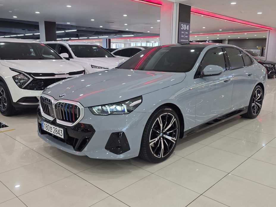 BMW 5-Series 2025