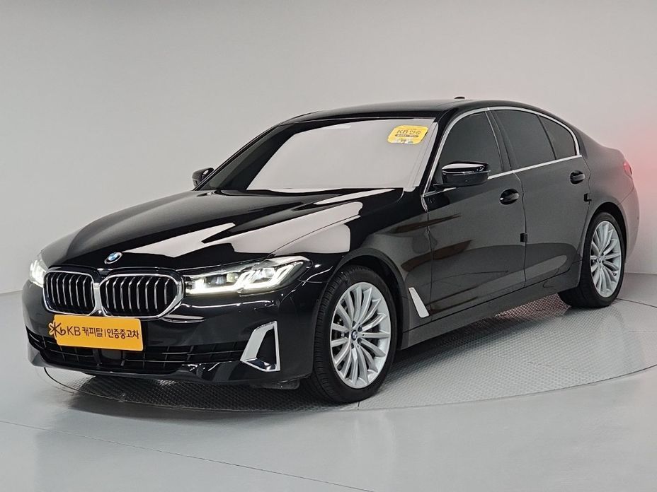 BMW 5-Series 2023