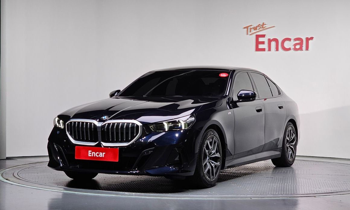 BMW 5-Series 2024