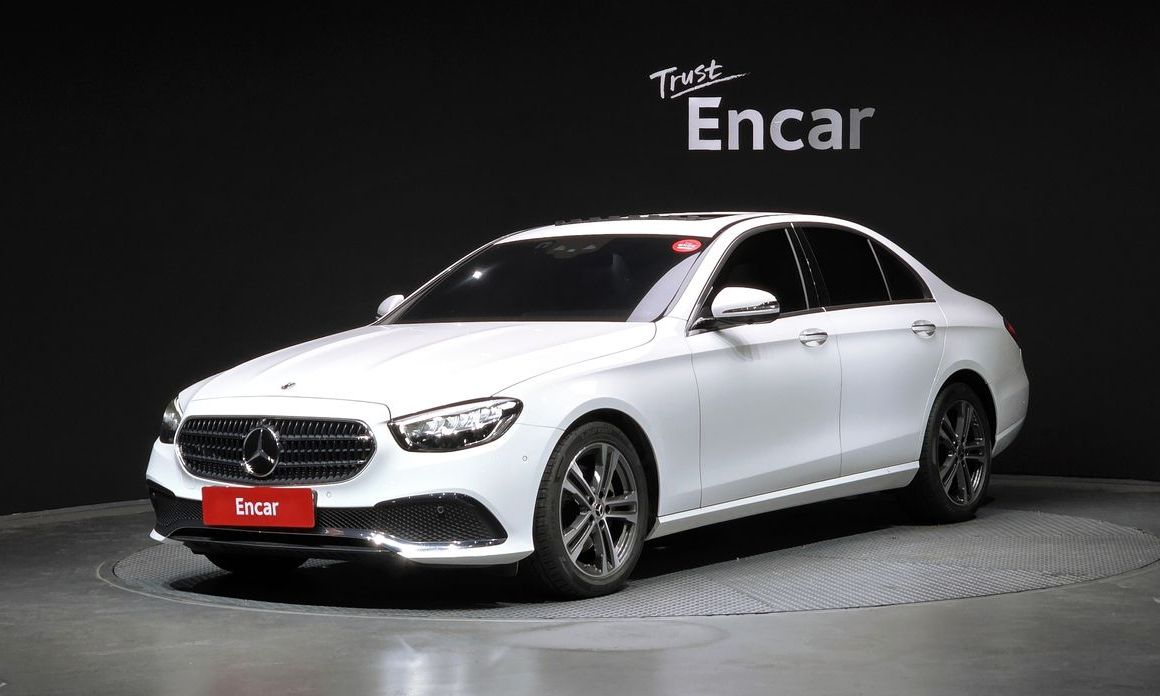 Mercedes-Benz E-Class 2023