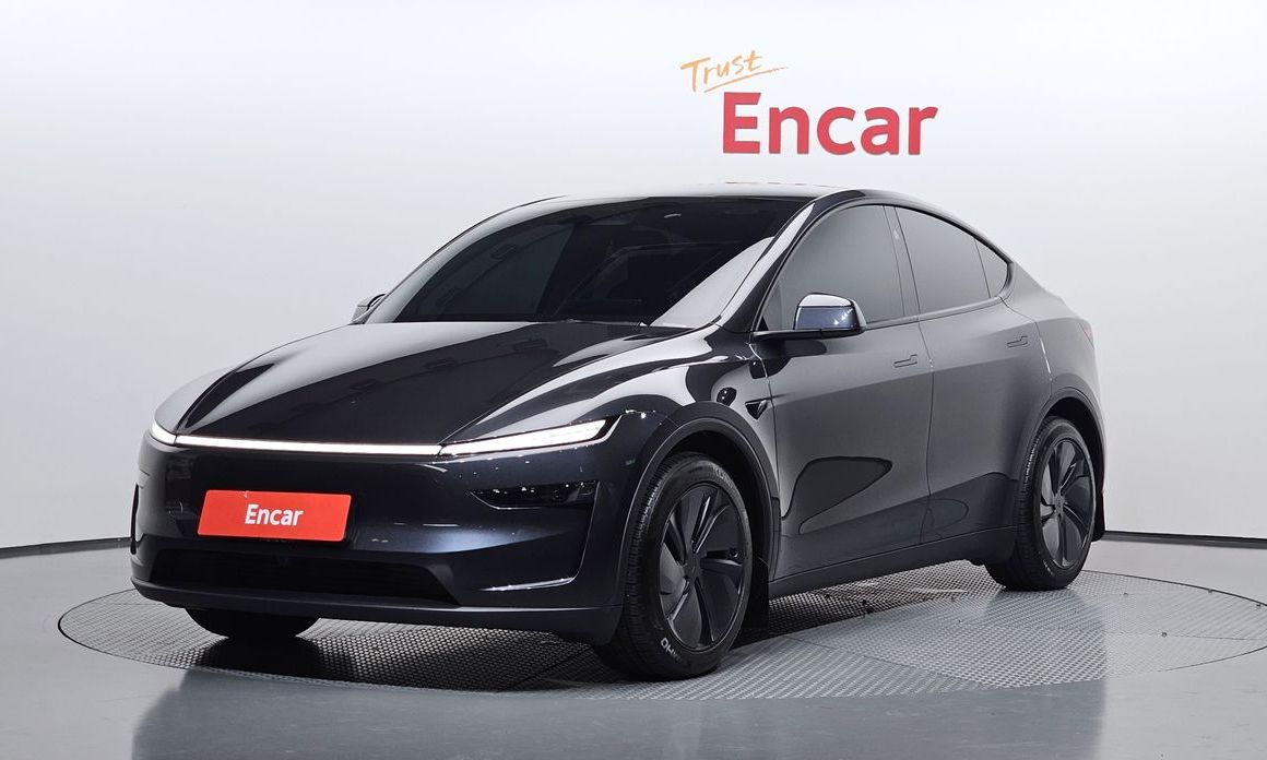 Tesla Model Y 2025