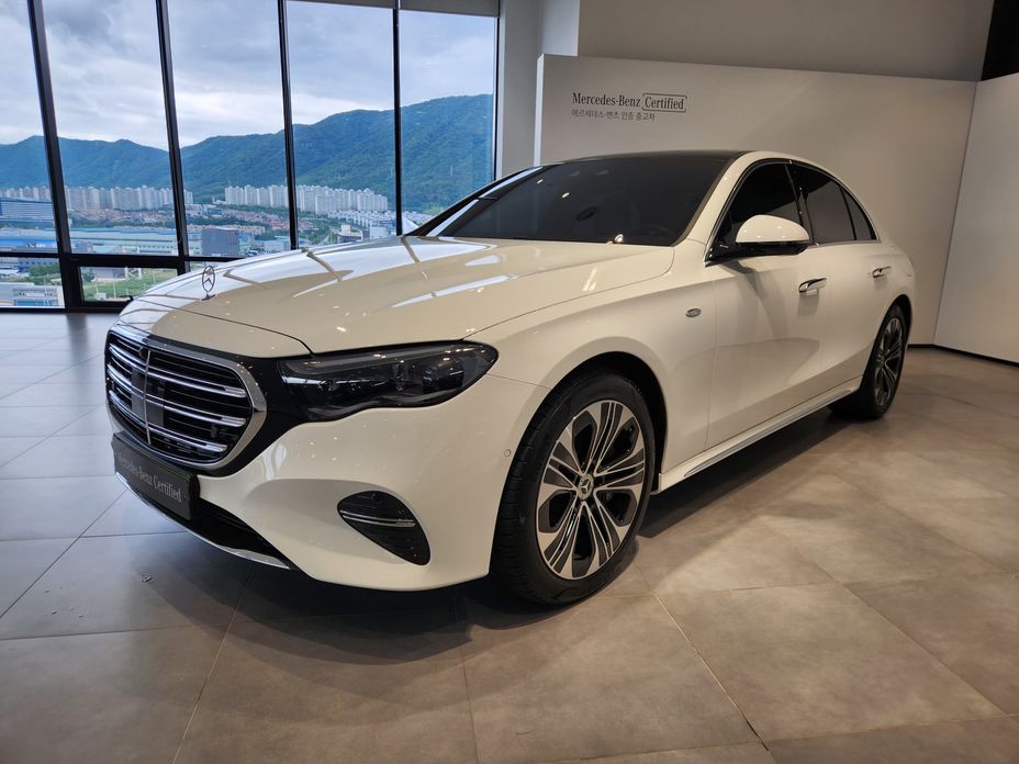 Mercedes-Benz E-Class 2025