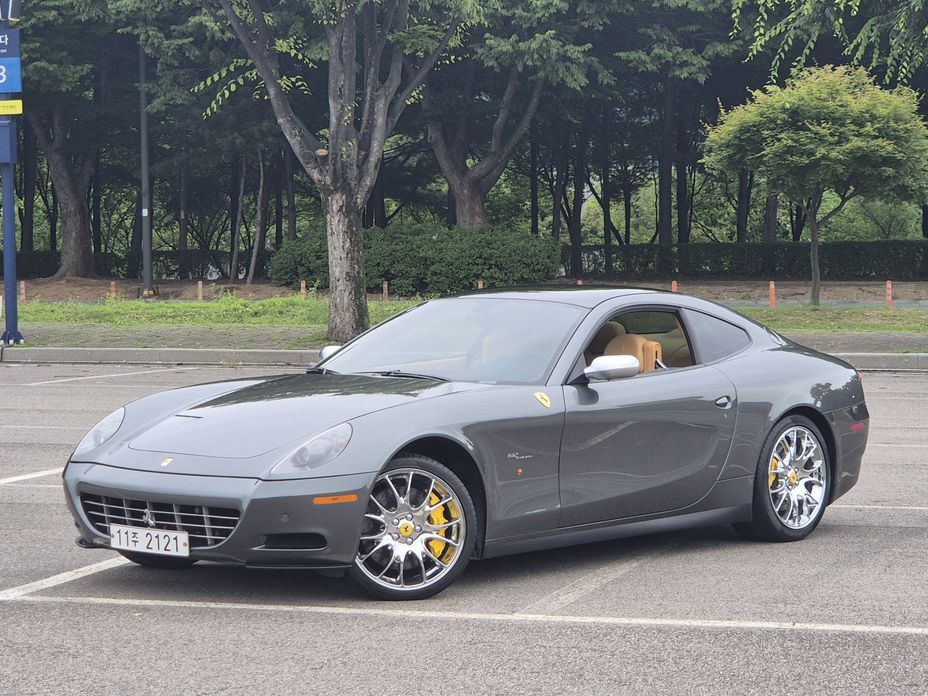 Ferrari 612 2010
