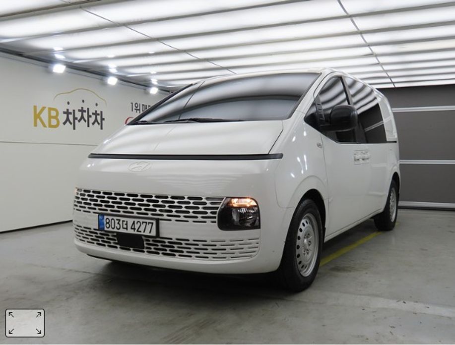 Hyundai Staria 2025