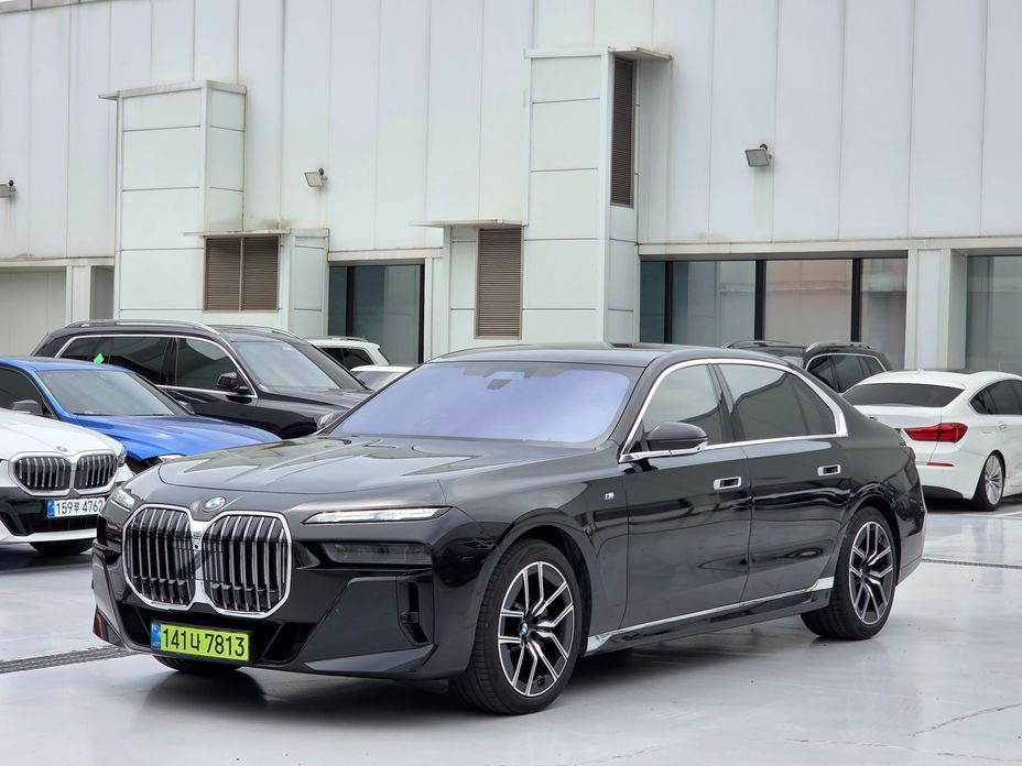 BMW 7-Series 2024