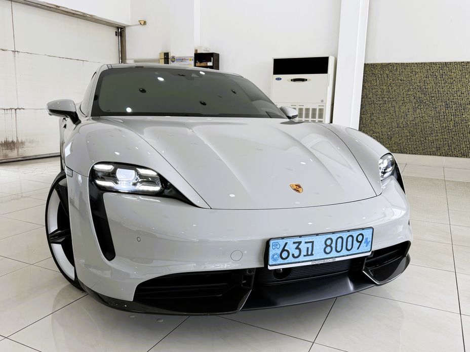 Porsche Taycan 2022