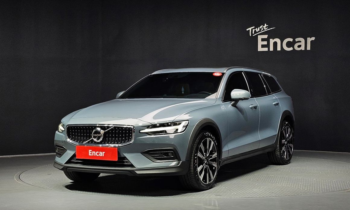 Volvo V60 2022
