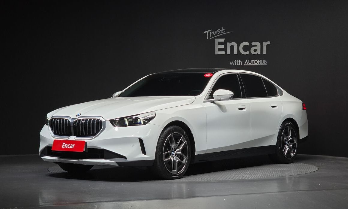 BMW 5-Series 2024