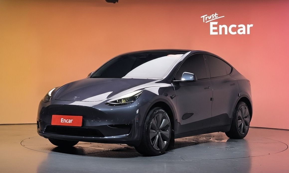 Tesla Model Y 2024