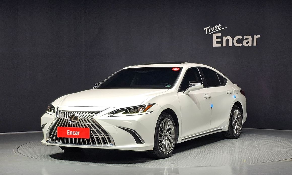 Lexus ES 2026