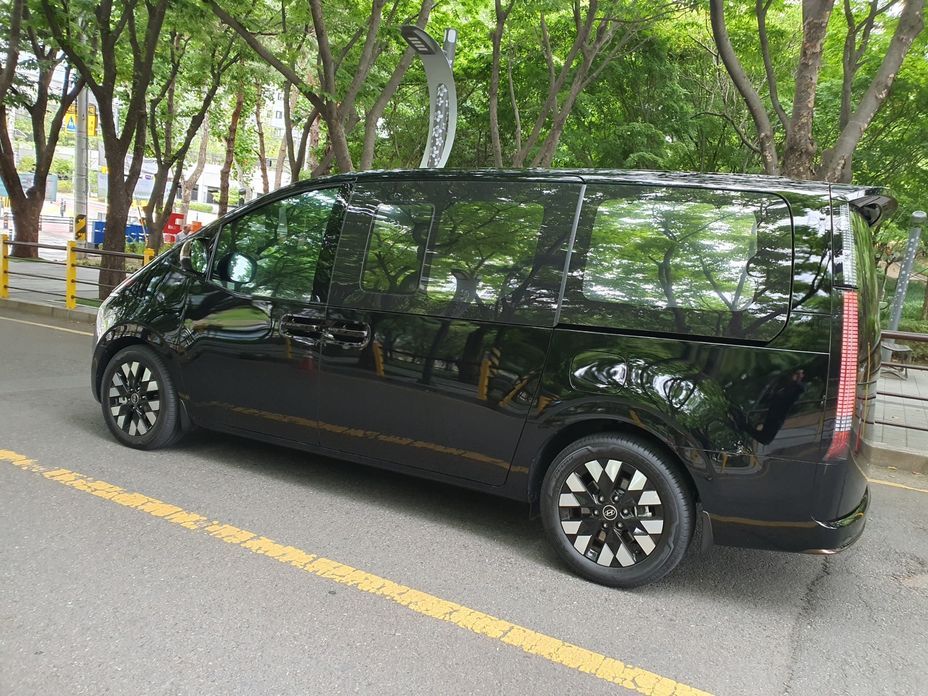 Hyundai Staria 2025