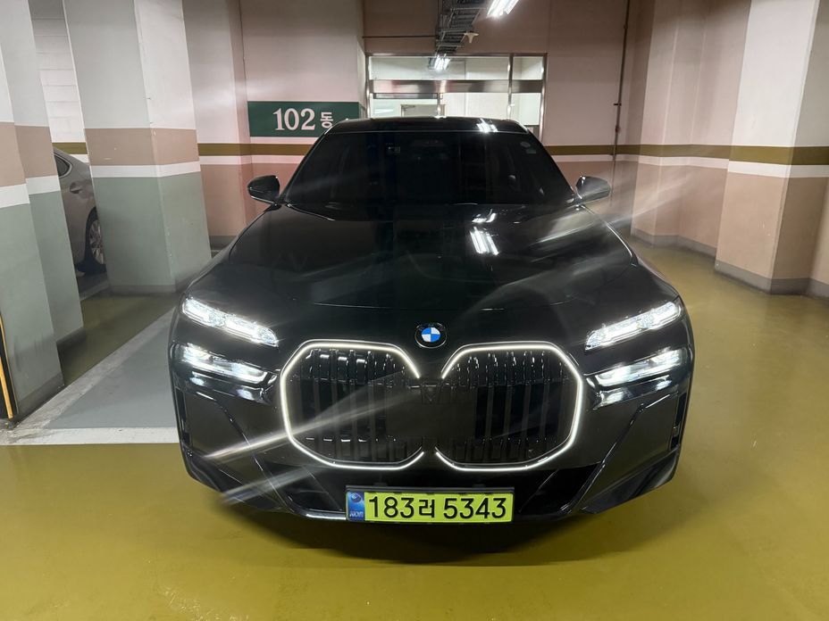 BMW 7-Series 2025