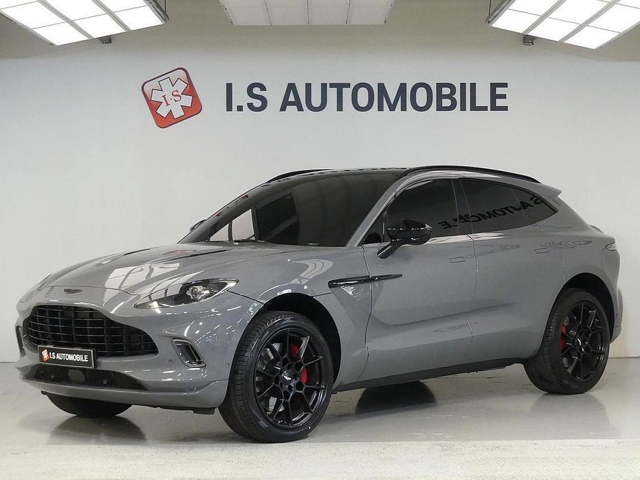 Astonmartin DBX 2022
